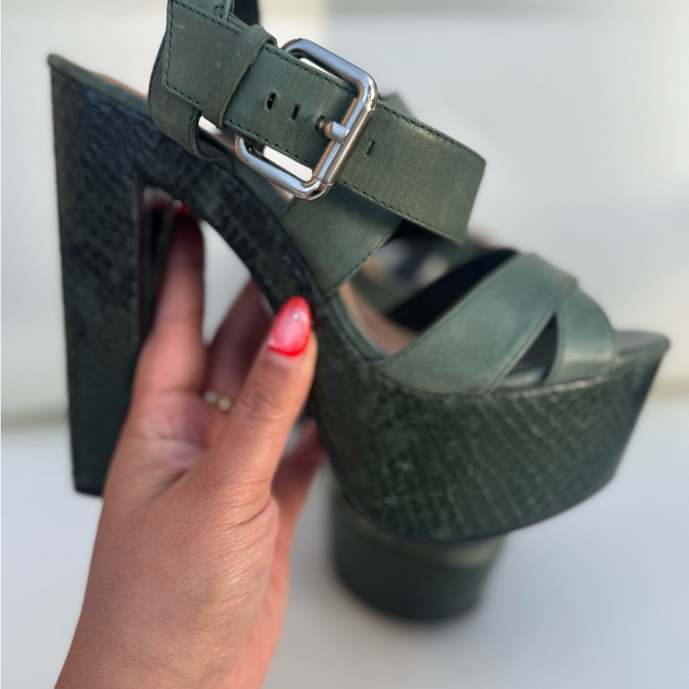 Pour La Victoire Green Platform Sandals - Picture 4 of 5